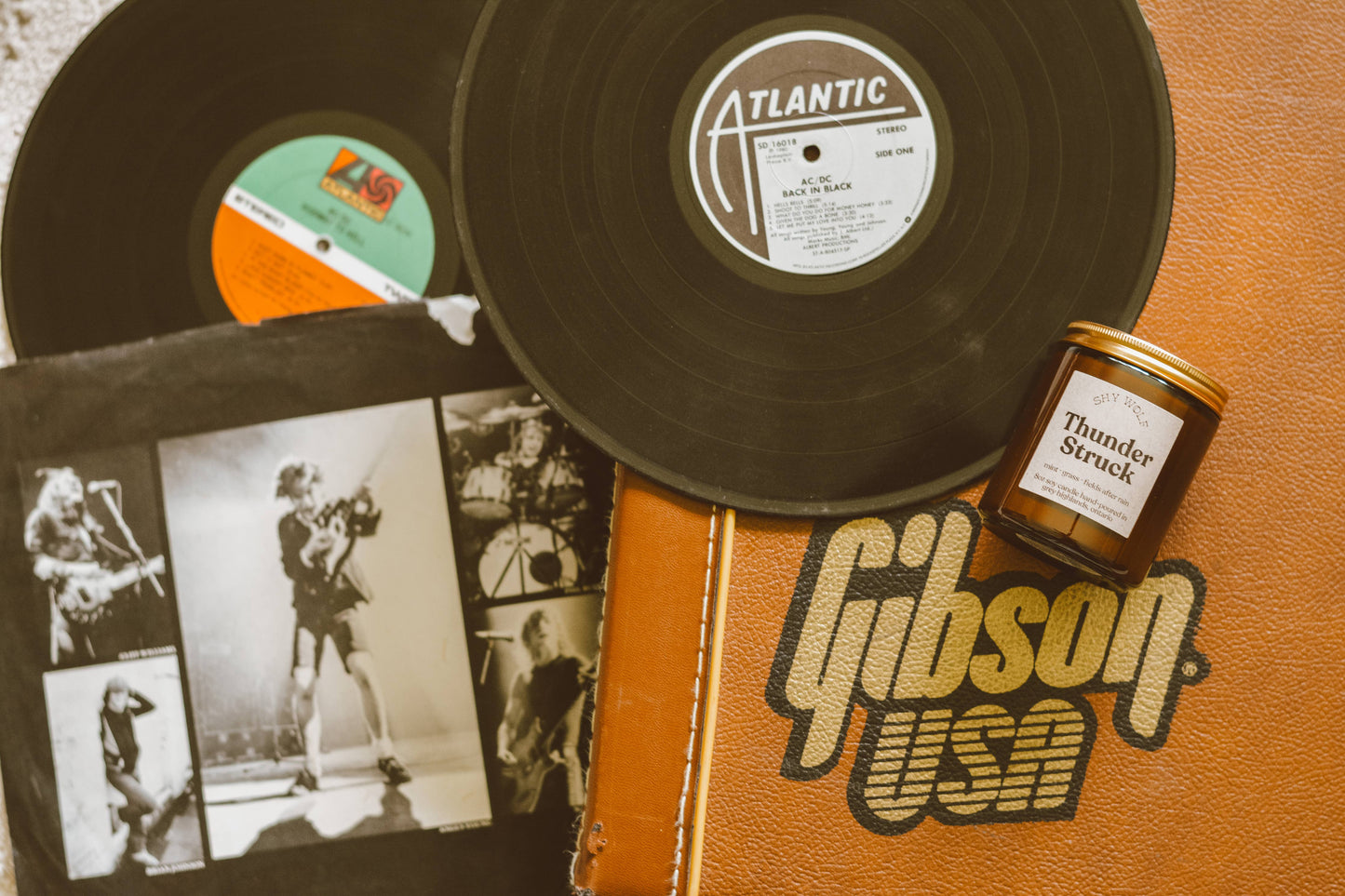 Thunderstruck Candle - rain, mint grass - AC/DC Rocker Decor