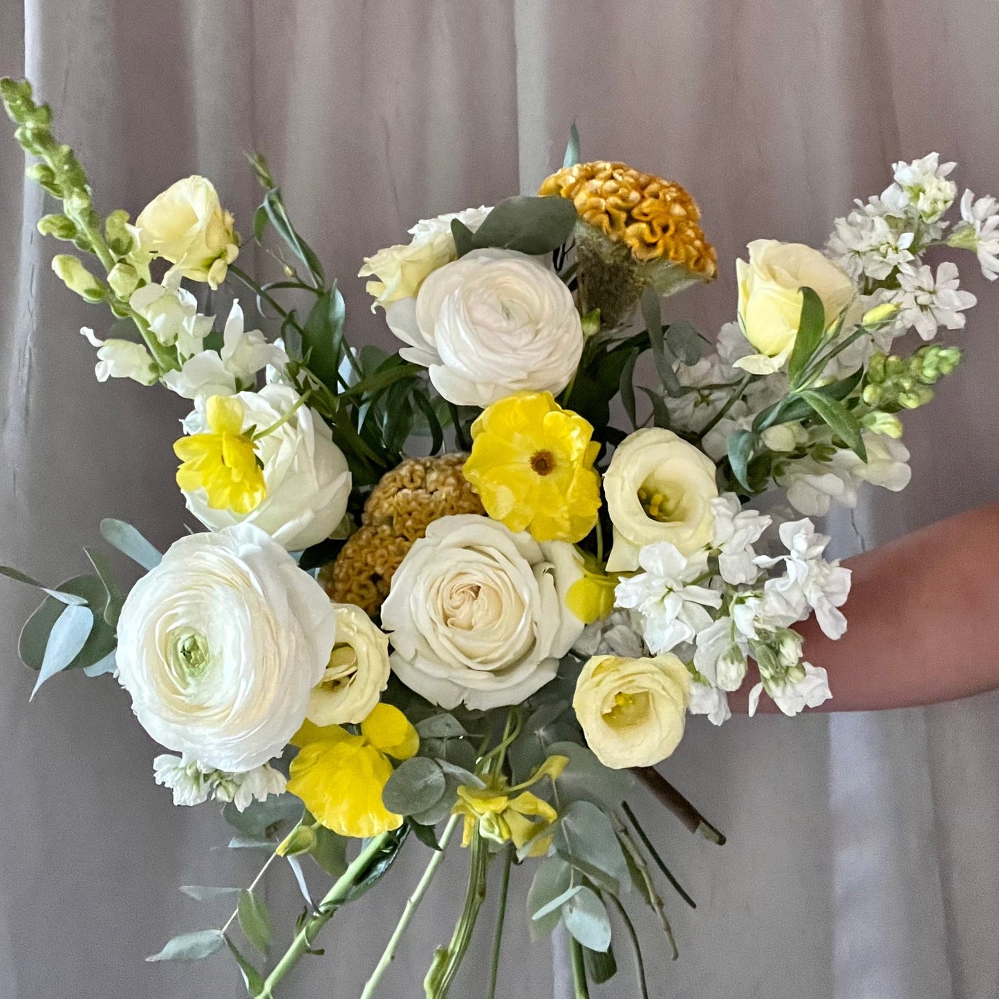 T&P HAND TIED BOUQUET