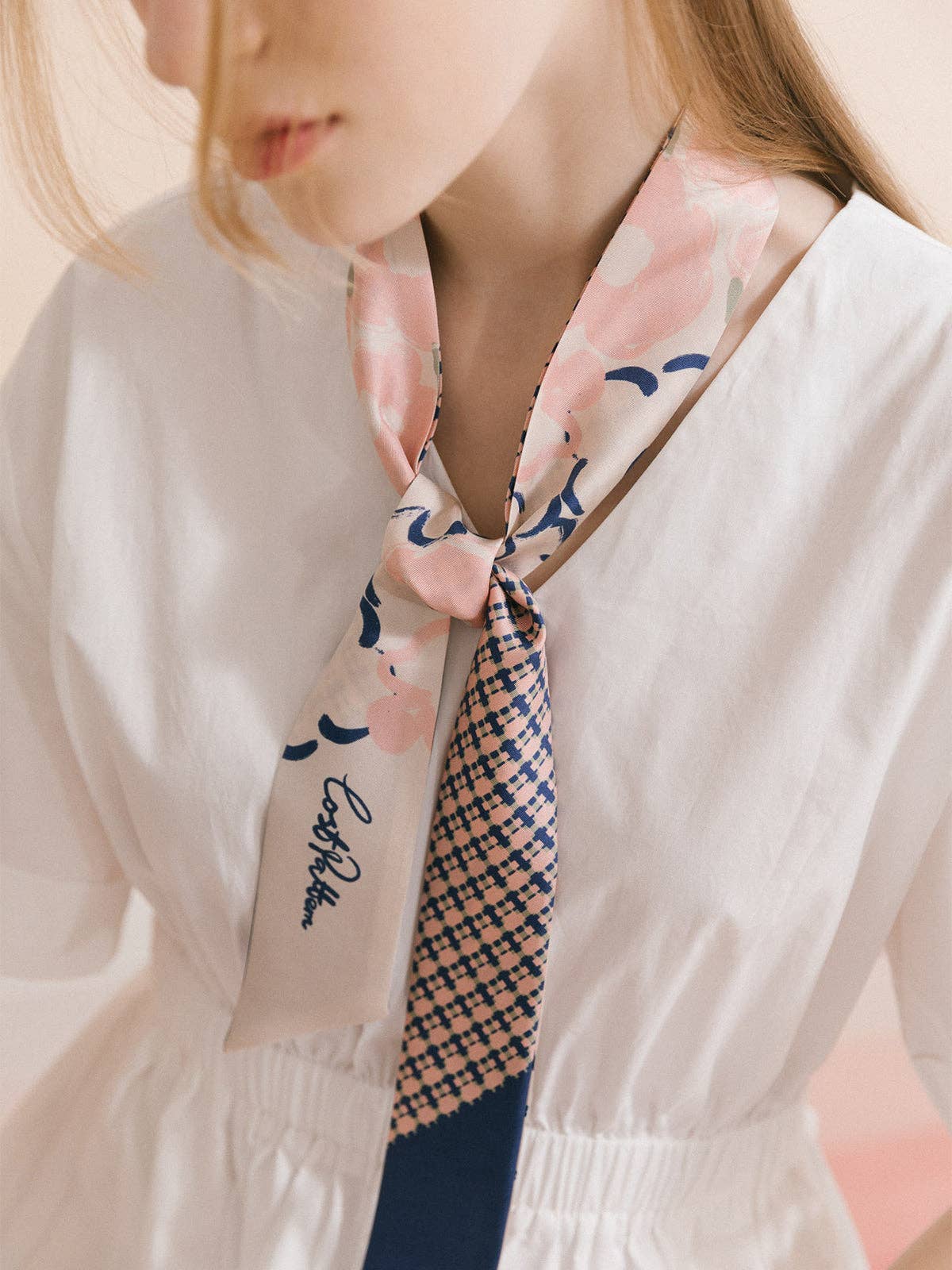 "Floral Houndstooth" Silk Skinny Scarf - Blue