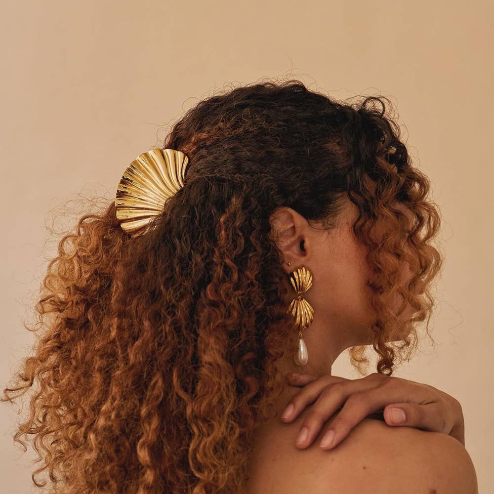 Golden Shell Hair Claw