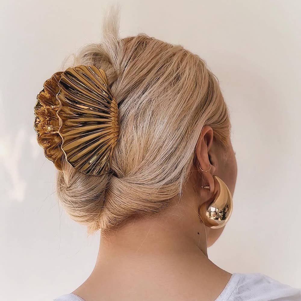 Golden Shell Hair Claw