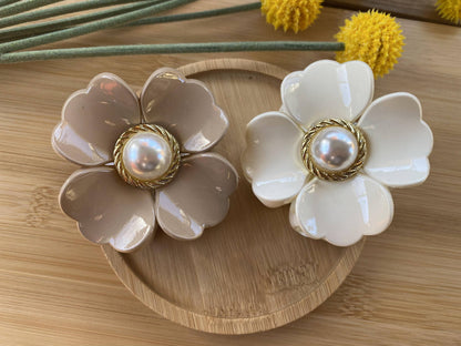 Pearl Blossom Hair Claw