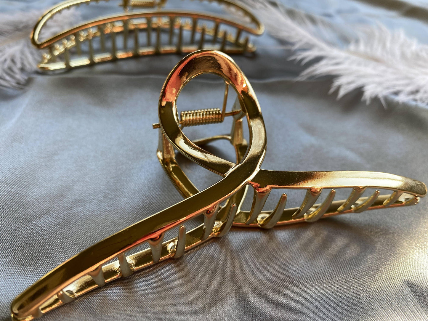 Large Gold Twisted Hair Claw Clip