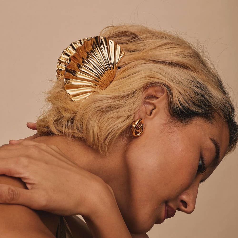 Golden Shell Hair Claw