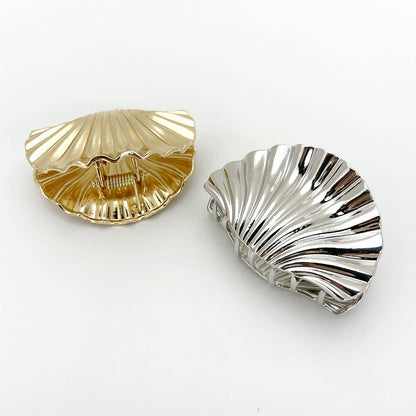 Golden Shell Hair Claw