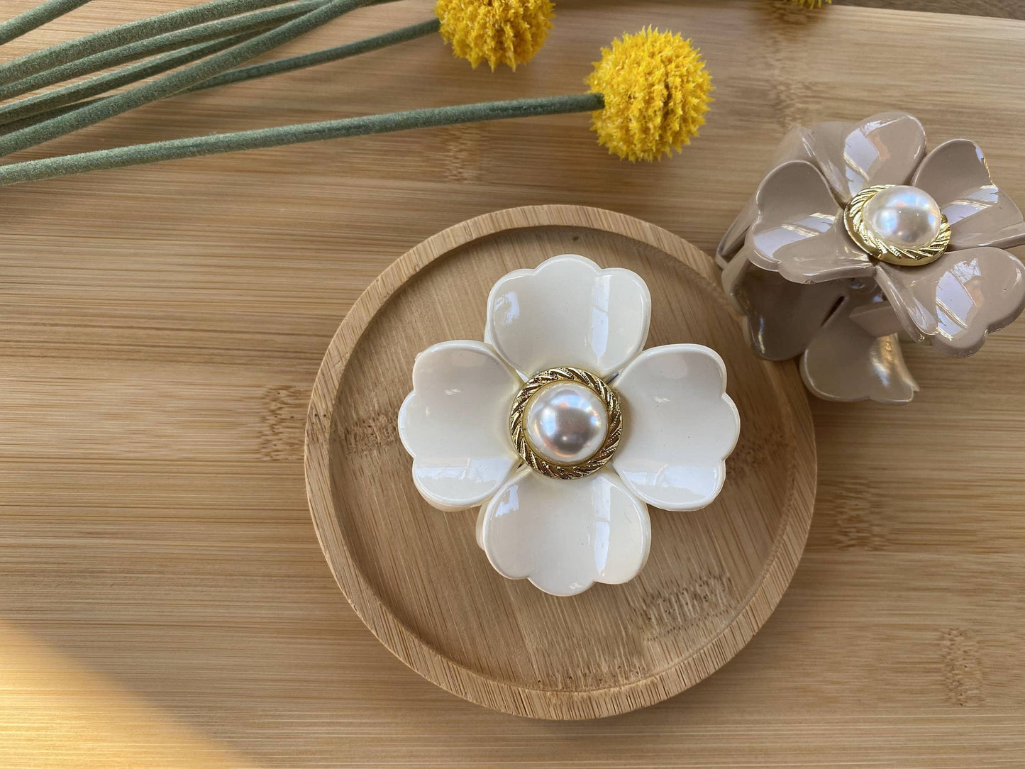 Pearl Blossom Hair Claw